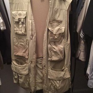 13 pocket cargo hunting vest